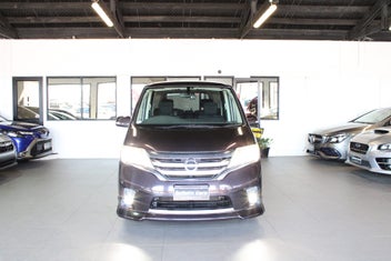 Nissan Serena 2013 photo 3