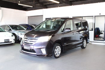 Nissan Serena 2013 photo 4