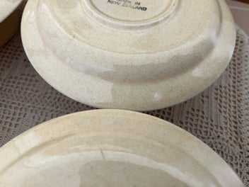 Listing 11 of 14 for Crown Lynn Cups and lSaucers d185