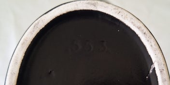 Listing 12 of 14 for <<< BLACK " CROWN LYNN .553 SHAPE" VASE >>>