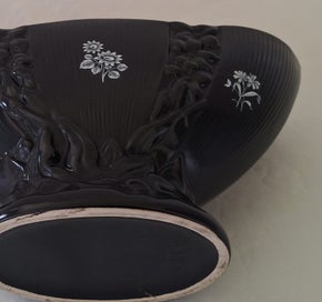 Listing 5 of 14 for <<< BLACK " CROWN LYNN .553 SHAPE" VASE >>>