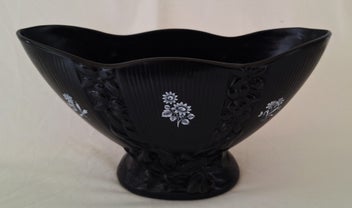 Listing 1 of 14 for <<< BLACK " CROWN LYNN .553 SHAPE" VASE >>>