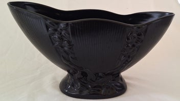 Listing 2 of 14 for <<< BLACK " CROWN LYNN .553 SHAPE" VASE >>>
