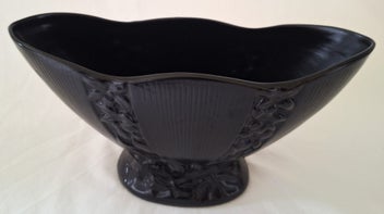 Listing 10 of 14 for <<< BLACK " CROWN LYNN .553 SHAPE" VASE >>>