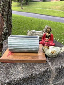 Listing 1 of 4 for CROWN LYNN AMBRICO BARREL VASE, FROM THE 'SPECIALS DEPT' l