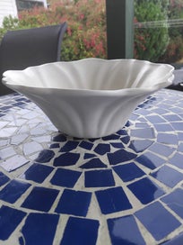 Listing 1 of 6 for Crown lynn Vase