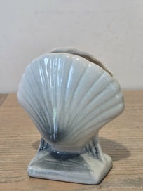 Listing 3 of 17 for Beautiful " Sherwood Pottery " (NZ) Scallop Vase, Pre Titan 1940s - 50s