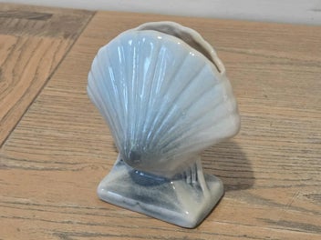Listing 5 of 17 for Beautiful " Sherwood Pottery " (NZ) Scallop Vase, Pre Titan 1940s - 50s