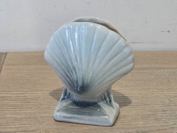 Listing 9 of 17 for Beautiful " Sherwood Pottery " (NZ) Scallop Vase, Pre Titan 1940s - 50s