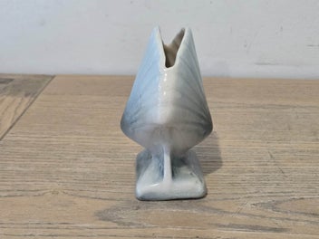 Listing 10 of 17 for Beautiful " Sherwood Pottery " (NZ) Scallop Vase, Pre Titan 1940s - 50s