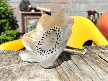 Listing 7 of 12 for Vintage Lalique Glass Anemone Flower Sculpture / Paperweight
