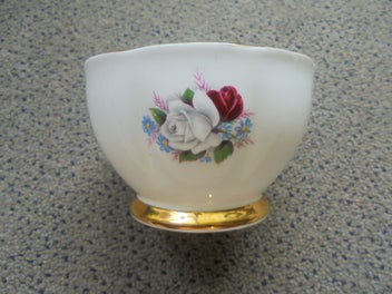 Listing 3 of 5 for Queen Anne 'Duet' sugar bowl - English china