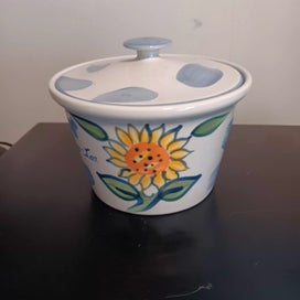 Listing 3 of 8 for Temuka margarine pot.
