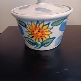 Listing 4 of 8 for Temuka margarine pot.