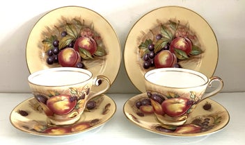 Listing 1 of 3 for Aynsley Orchard Gold