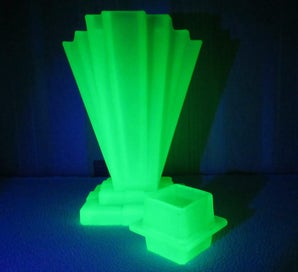 Listing 3 of 20 for Large heavy Art Deco green Uranium glass vase & frog