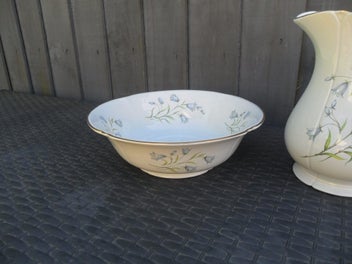 Listing 5 of 6 for ROYAL WINTON 'HAREBELL' JUG & BOWL SET