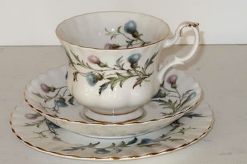 Listing 1 of 2 for ***ROYAL ALBERT TRIO "BRIGADOON"***