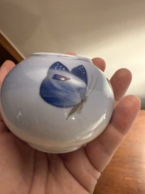 Listing 3 of 6 for Little Royal Copenhagen pot