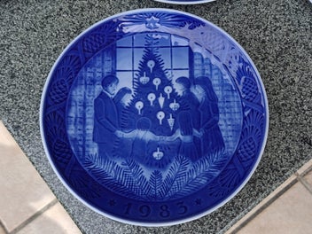 Listing 2 of 5 for Royal Copenhagen Christmas plates 1983 - 86