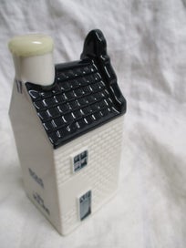 Listing 3 of 4 for * POR19 466 - KLM Delft Blue Miniature House - No 17