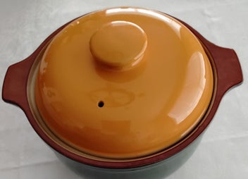 Listing 3 of 7 for BRAND-NEW DENBY LARGE HARLIQUIN ROUND CASSEROLE