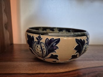 Listing 6 of 12 for Royal Doulton Lambeth “Art Union of London” Bowl – Mark V. Marshall c.1895–1890