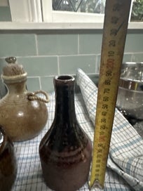 Listing 12 of 12 for Laurie Ewing form vase