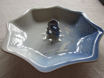 Listing 7 of 8 for Rare Seagull Service Dish with gold Eight Edged by Bing & Gondahl Copenhagen