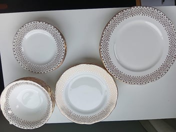 Listing 1 of 10 for 22 pc Duchess Bone China Raindrops England Bowls, Plates, Tea Cups & Saucer