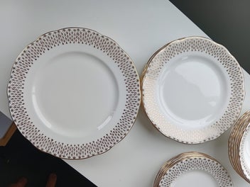 Listing 2 of 10 for 22 pc Duchess Bone China Raindrops England Bowls, Plates, Tea Cups & Saucer