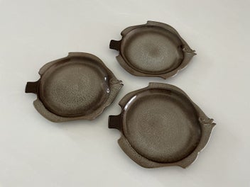Listing 1 of 3 for Three small Temuka cobblestone fish plates
