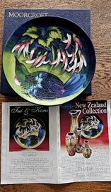 Listing 1 of 3 for Rare Moorcroft Tui plate #116 of 150.