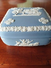 Listing 3 of 5 for Wedgewood trinket box