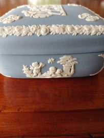 Listing 5 of 5 for Wedgewood trinket box