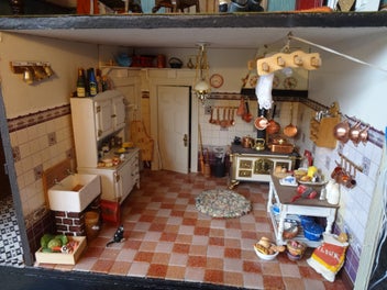 Listing 5 of 19 for Dolls House