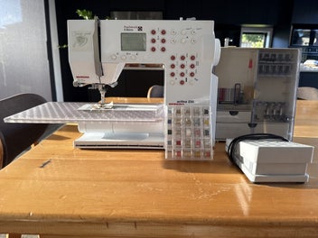 Listing 2 of 3 for Bernina Activa 230 sewing machine