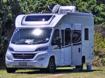 2021 SWIFT 694