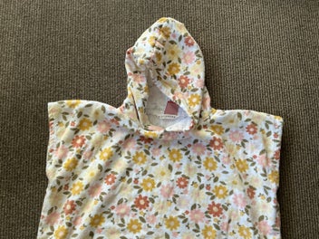 Listing 3 of 3 for Billabong hooded towel toddler