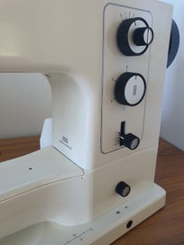 Listing 13 of 16 for Bernina 830 sewing machine LIKE NEW