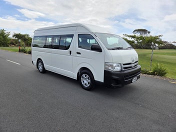 2011 Toyota Hiace ZX 3.0TD 11 Seat | Trade Me Motors