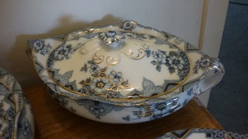 Listing 2 of 6 for ANTIQUE BLUE, WHITE & GOLD TUREENS & PLATES
