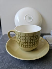 Listing 3 of 6 for Peter Gibbs Crown Lynn ‘Novelle’. 6 Cups, 6 Saucers. Milk Jug/Lidded Sugar Bowl.