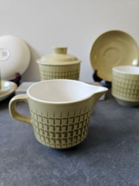 Listing 2 of 6 for Peter Gibbs Crown Lynn ‘Novelle’. 6 Cups, 6 Saucers. Milk Jug/Lidded Sugar Bowl.