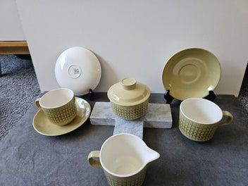 Listing 5 of 6 for Peter Gibbs Crown Lynn ‘Novelle’. 6 Cups, 6 Saucers. Milk Jug/Lidded Sugar Bowl.