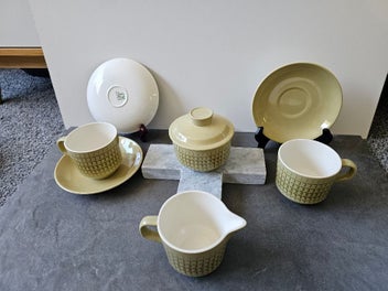 Listing 6 of 6 for Peter Gibbs Crown Lynn ‘Novelle’. 6 Cups, 6 Saucers. Milk Jug/Lidded Sugar Bowl.