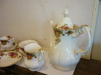 Listing 2 of 8 for ROYAL ALBERT OLD COUNTRY ROSE COFFEE SET 10 PIECE SET
