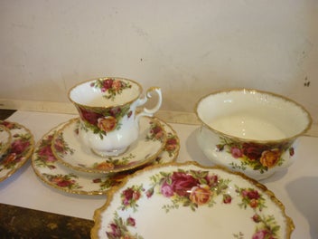 Listing 3 of 8 for ROYAL ALBERT OLD COUNTRY ROSE COFFEE SET 10 PIECE SET
