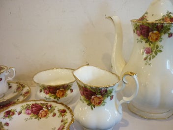 Listing 7 of 8 for ROYAL ALBERT OLD COUNTRY ROSE COFFEE SET 10 PIECE SET