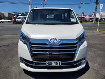 2020 Toyota Hiace Granvia 2.8DT 8-seat Minibus | Trade Me Motors
